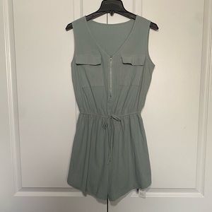 NWT CUPSHE Belted Zip-Up Romper